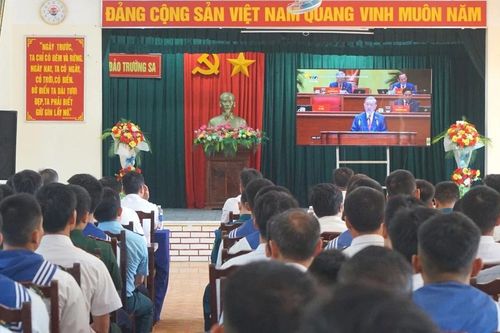Phấn khởi chào mừng Đại hội Đảng lần thứ XIV từ đảo tiền tiêu của Tổ quốc