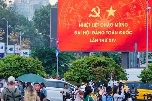 Hướng về đại hội