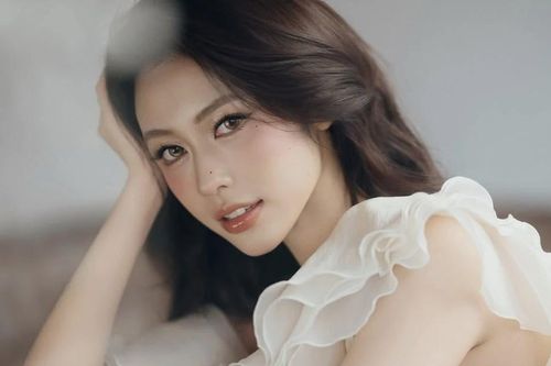 Hot girl được ví như 'hồng nhan họa thủy' đốn tim với vẻ đẹp kiêu sa