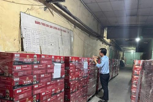 Phát hiện hơn 3.200 thùng bia ngoại không rõ nguồn gốc tại TP HCM