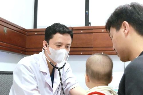 Chuyên gia chỉ cách phòng bệnh đường hô hấp cho trẻ trong mùa lạnh