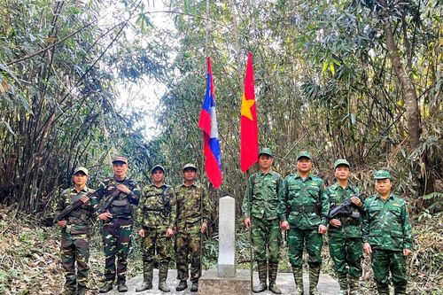 Tuần tra song phương bảo vệ biên giới Việt Nam - Lào