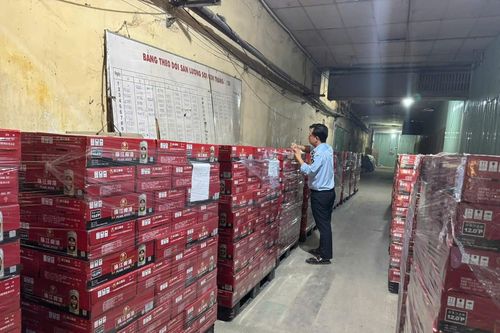 Cận Tết, phát hiện hơn 3.200 thùng bia ngoại không rõ nguồn gốc ở TP.HCM