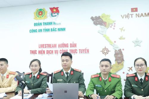Tuổi trẻ Công an Bắc Ninh 'bắt trend' livestream hướng dẫn thủ tục hành chính