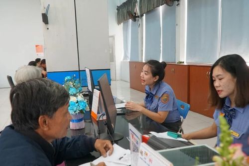 Tàu Tết Bính Ngọ 2026 đã 'kín chỗ' các ngày cao điểm