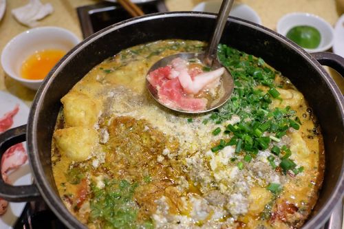 Một thói quen phổ biến sau khi ăn lẩu tiềm ẩn nguy cơ ngộ độc