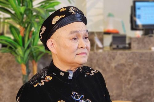 Nghệ sĩ Xuân Hinh bật khóc