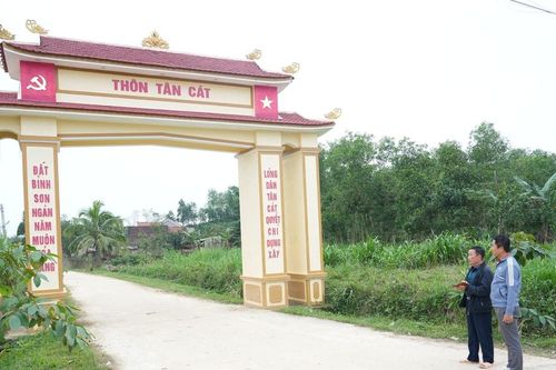Làng Nam Đàn bên dòng sông Con