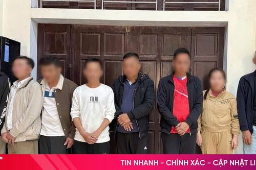 Bắt 8 đối tượng đánh 'liêng' ăn tiền