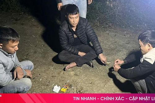 Bắt 3 đối tượng 'phê' ma túy trong nghĩa trang
