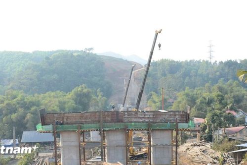 Cao tốc Chợ Mới-Bắc Kạn: Gỡ 'nút thắt' mặt bằng, đào đắp đất và bãi đổ thải