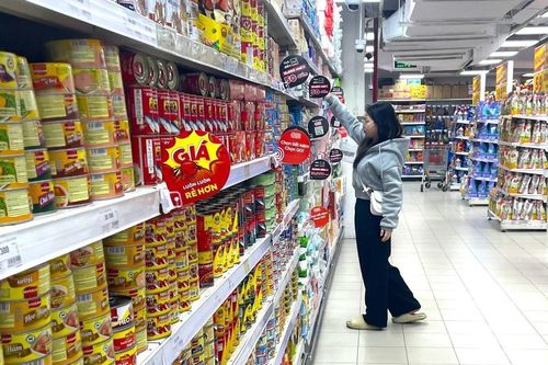 TP Hồ Chí Minh: Sức tiêu thụ đồ hộp giảm, ngành chức năng siết kiểm chất lượng