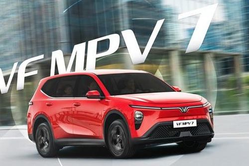 VinFast Limo Green có bản cao cấp, giá 819 triệu đồng