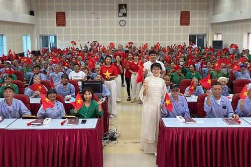Chăm sóc sức khỏe tinh thần cho người bệnh: Tiếp thêm nghị lực sống