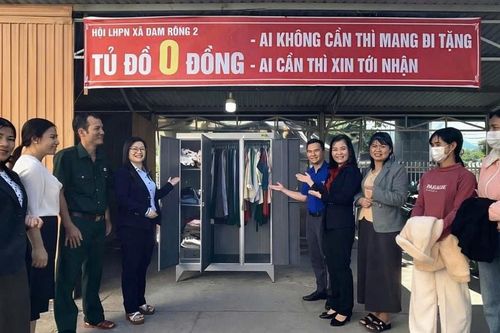 Lan tỏa yêu thương từ 'Tủ đồ 0 đồng'