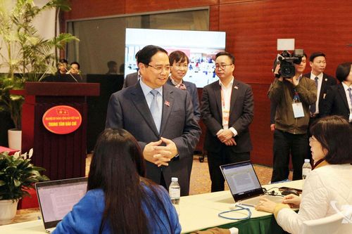 Thủ tướng Phạm Minh Chính động viên lực lượng báo chí tác nghiệp tại Đại hội XIV