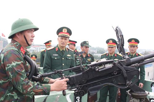 Kiểm tra công tác sẵn sàng chiến đấu tại Ban Chỉ huy Phòng thủ khu vực 3 - Sông Công