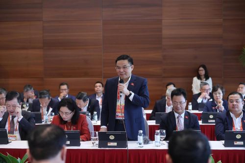 Các đại biểu làm việc tại Đoàn thảo luận các văn kiện Đại hội XIV