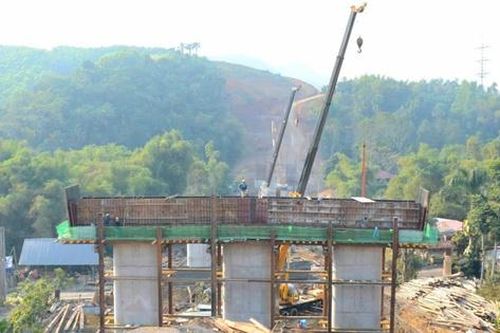 Tranh thủ mùa khô, nhà thầu cao tốc Chợ Mới - Bắc Kạn tăng tốc các hạng mục khó
