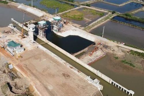 Gấp rút hoàn thành cụm công trình đầu mối kênh De ở Thanh Hóa