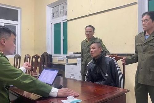 Bắt đối tượng dùng rựa chém người tới tấp tại quán cà phê