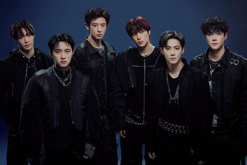 Nhóm EXO tái xuất sau 2 năm vắng bóng