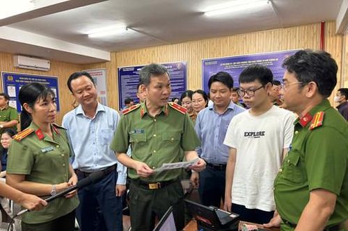 Chuyển đổi số là chìa khóa mở cánh cửa cải cách hành chính