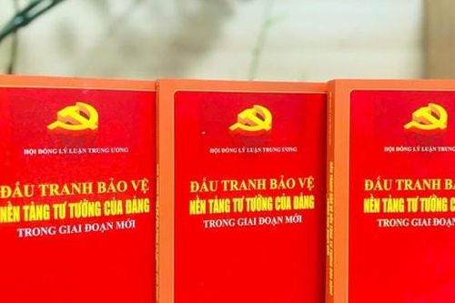 Xuất bản sách 'Đấu tranh bảo vệ nền tảng tư tưởng của Đảng trong giai đoạn mới'