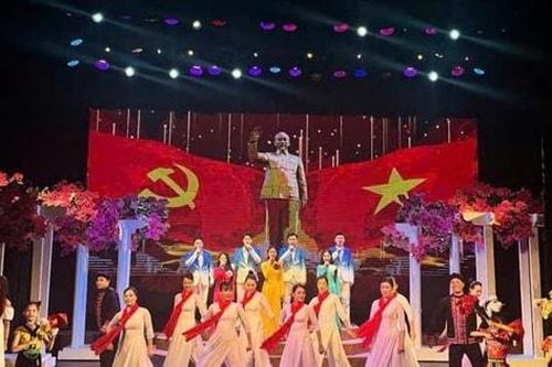Sôi nổi chuỗi chương trình nghệ thuật chuyên nghiệp chào mừng Đại hội XIV của Đảng