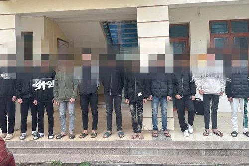 Khởi tố nhóm học sinh dùng hung khí giải quyết mâu thuẫn