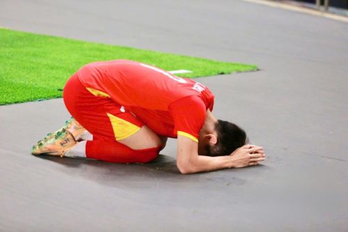 Quân A.P, Tiến Luật động viên Đình Bắc