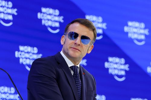 Tổng thống Macron thách thức Tổng thống Trump