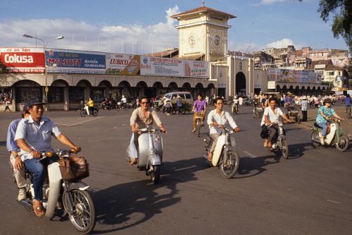 Việt Nam 35 năm trước