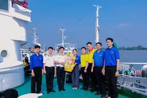 Sắc Xuân hòa cùng nghĩa tình quân dân