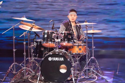 Á quân Tinh hoa nhí Tạ Gia Thiện tạo dấu ấn với tiết mục trống jazz