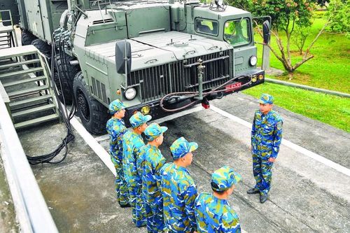 Xây dựng lực lượng quân đội, công an cách mạng, chính quy, tinh nhuệ, hiện đại
