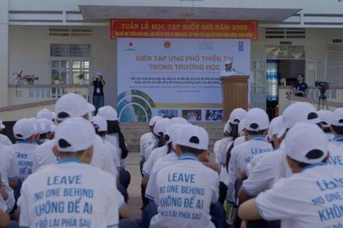 Diễn tập phòng, chống thiên tai trong trường học ở Gia Lai