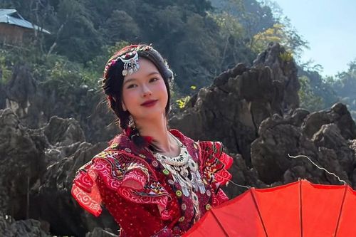 Đỗ Yên Đan diện đồ dân tộc, rạng rỡ mừng Tết cổ truyền đồng bào H'Mông