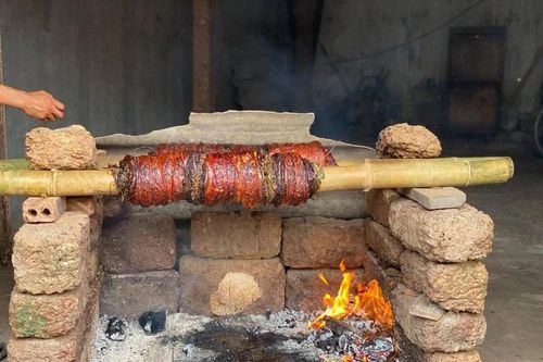 Đặc sản Đường Lâm khiến du khách mê mẩn bởi lớp bì giòn rộp