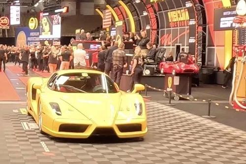Ferrari Enzo tuổi đời 23 năm được 'chốt hạ' với giá gần 430 tỷ đồng