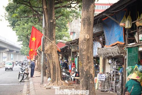 Phố Cầu Mới thông thoáng bất ngờ sau khi 'xóa sổ' chợ tự phát