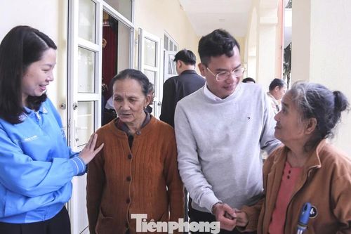 Mang Tết ấm sẻ chia đến những hoàn cảnh khó khăn ở Thanh Hóa