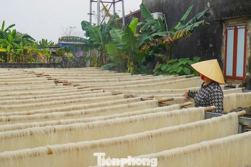 Làng miến gạo trăm năm tuổi nổi tiếng xứ Thanh tất bật vào Tết