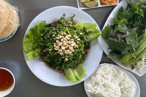 Món lạ trong mâm cơm đãi khách ở Vĩnh Long, cô gái Hà Nội ăn liền 2 bát vì ngon