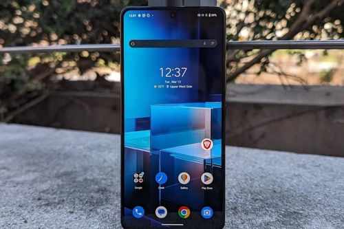 ASUS tạm rút khỏi thị trường smartphone?