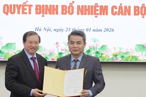 Chủ tịch Khang 'Hương vị tình thân' làm PGĐ Nhà hát Kịch Việt Nam
