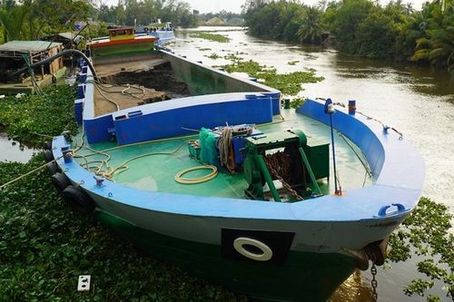 Tạm giữ hơn 2.000m3 cát san lấp không rõ nguồn gốc
