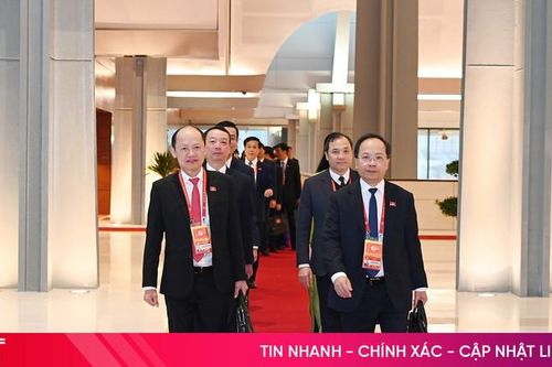 Đoàn Hà Tĩnh và các đoàn đại biểu dự phiên thảo luận tại hội trường