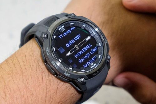 Đồng hồ Garmin Instinct Crossover AMOLED giá 17 triệu đồng có gì mạnh so với đối thủ?