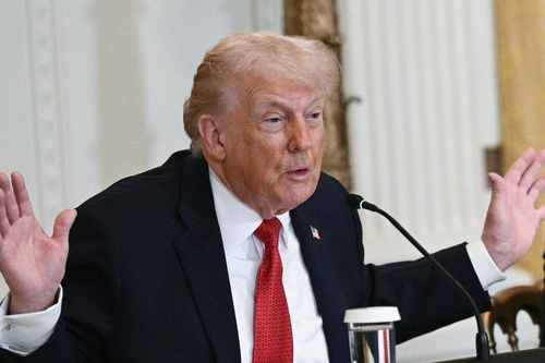 Tái nhiệm chưa tròn năm, ông Trump đối mặt 'núi nợ' kỷ lục của nước Mỹ